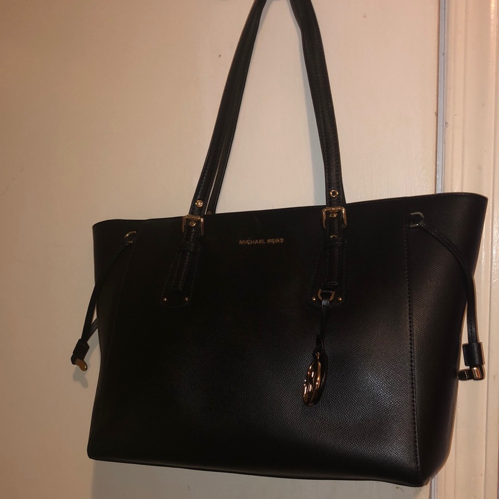 Michael Kors Voyager Tote